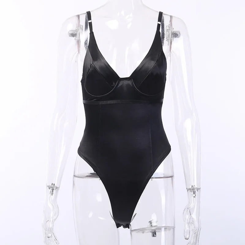 Body z połyskującego materiału