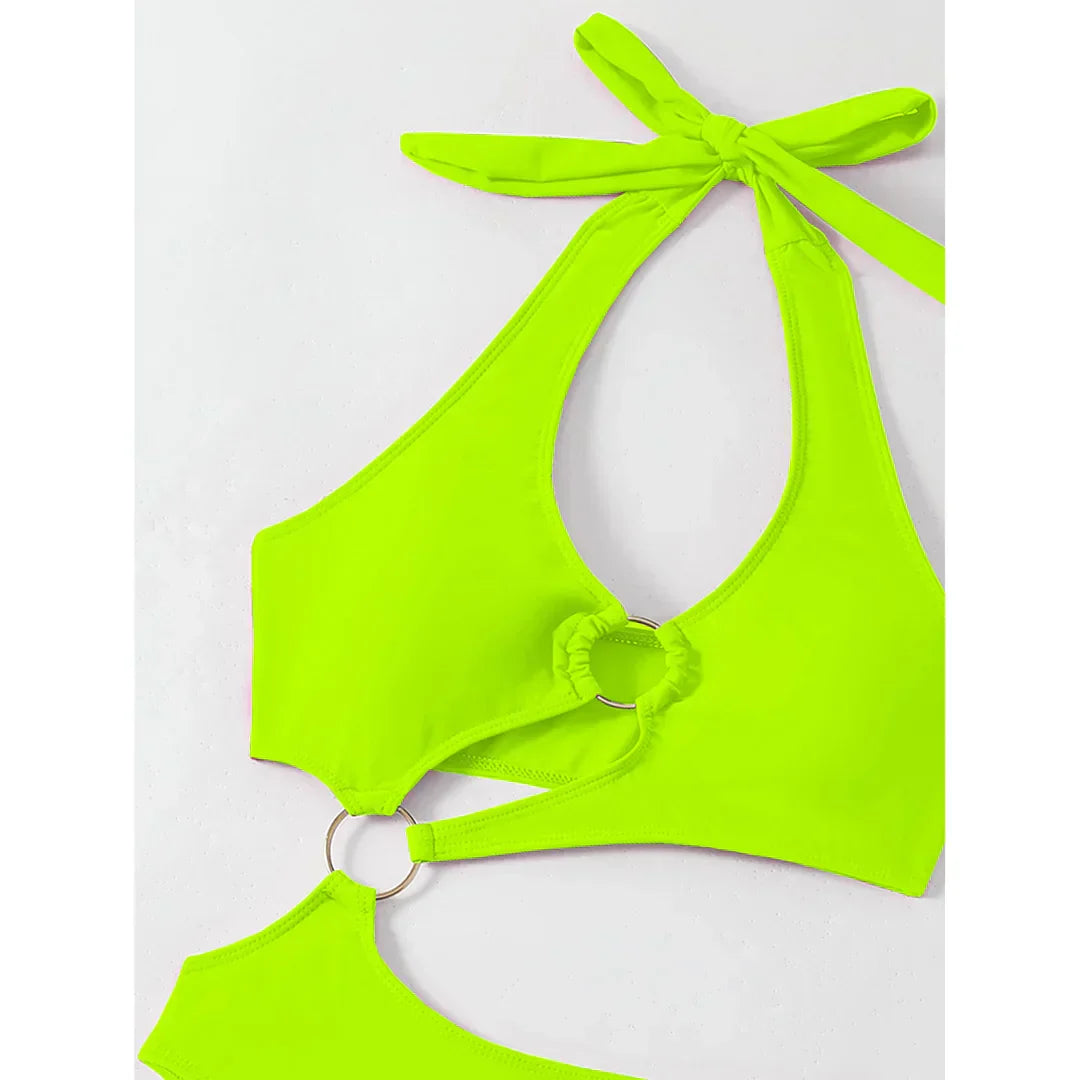 Monokini z asymetrycznym designem