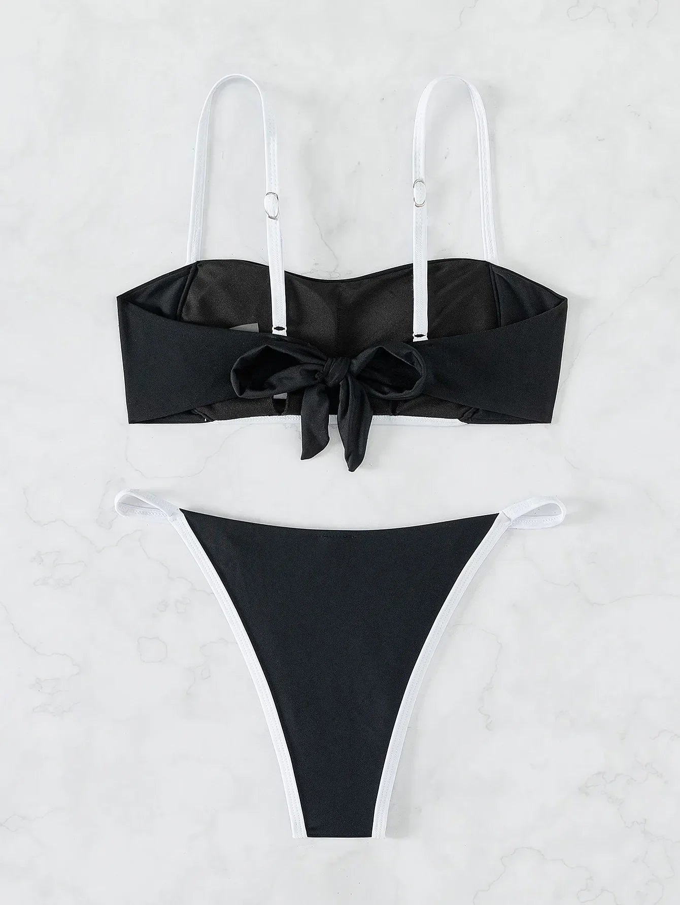 Bikini z regulowanym wiązaniem na plecach