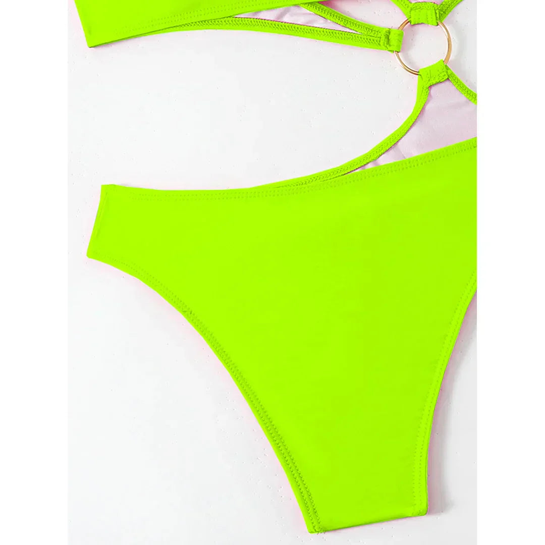 Monokini z asymetrycznym designem