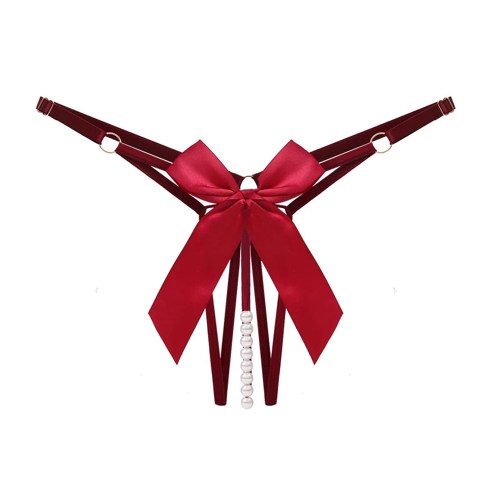 Stringi z regulowanymi paskami w biodrach