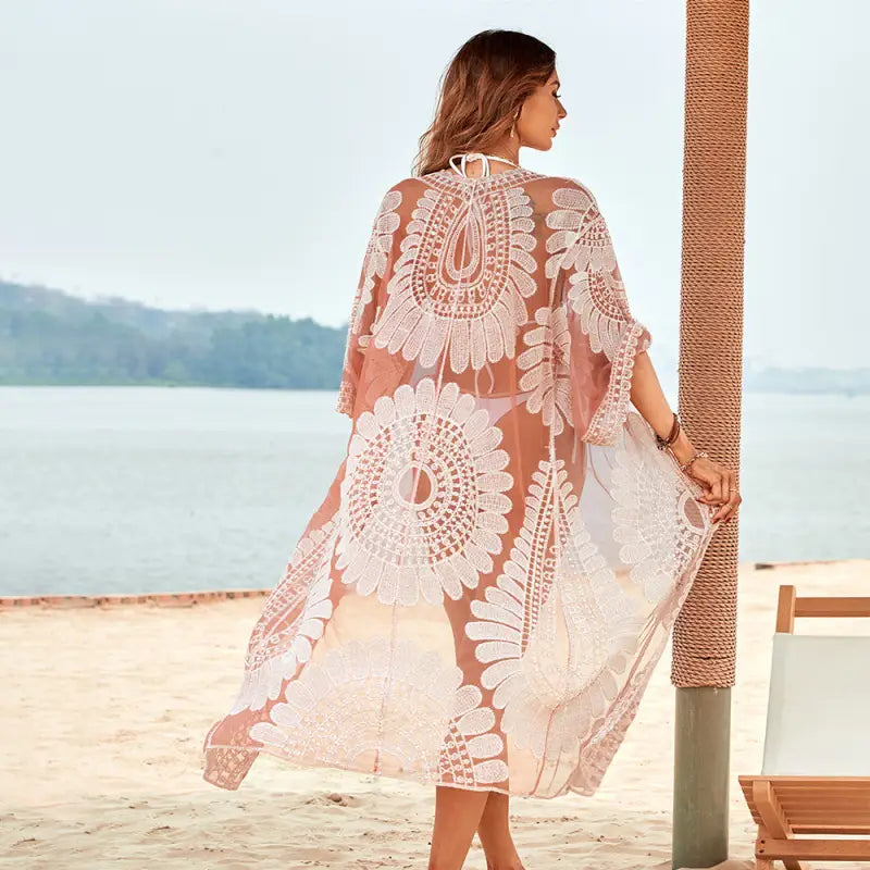 Beżowy Transparentne kimono plażowe z motywem kwiatów