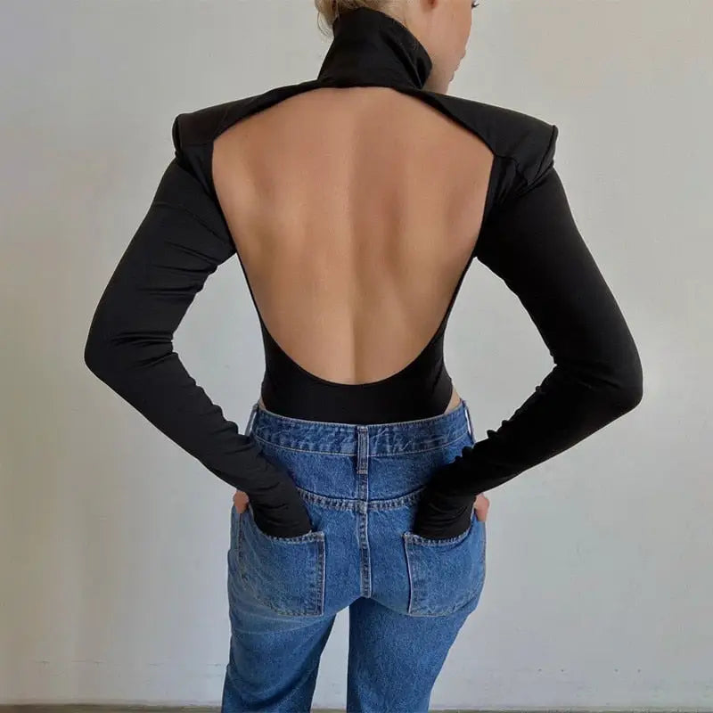 Body z odkrytymi plecami