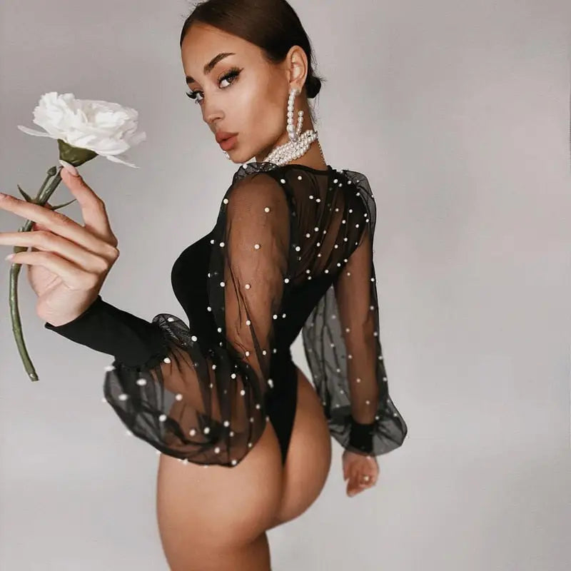 Body z ozdobnymi perełkami
