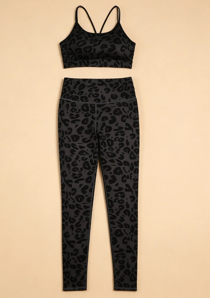 Komplet sportowy w panterkę