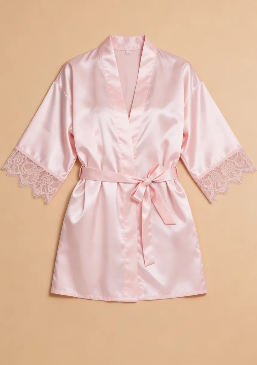 Satynowy szlafrok peniuar z koronką