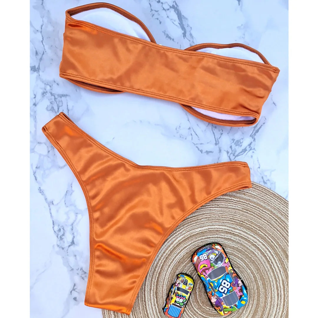 Bikini bez ramiączek z regulowanymi wkładkami