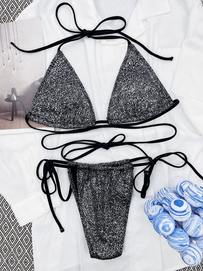 Bikini z mocno wyciętymi majtkami