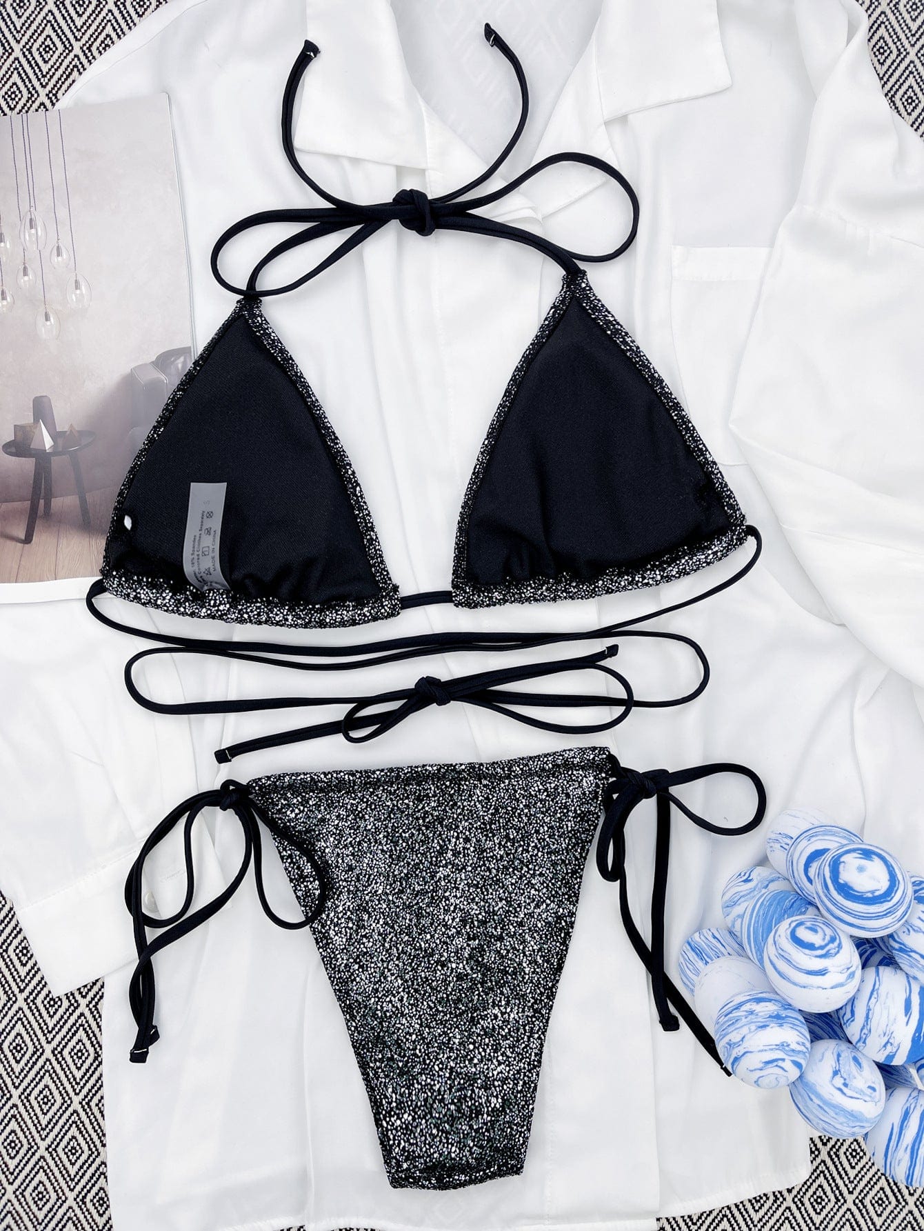 Bikini z mocno wyciętymi majtkami