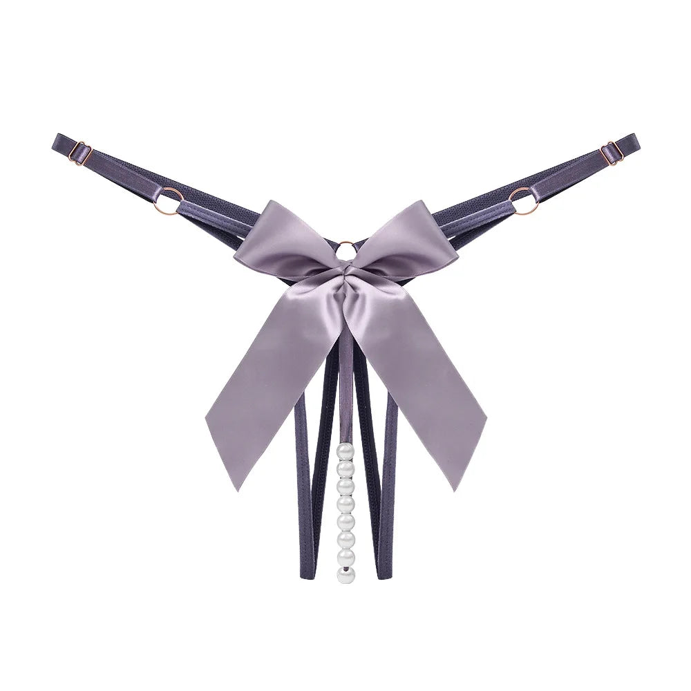 Stringi z regulowanymi paskami w biodrach
