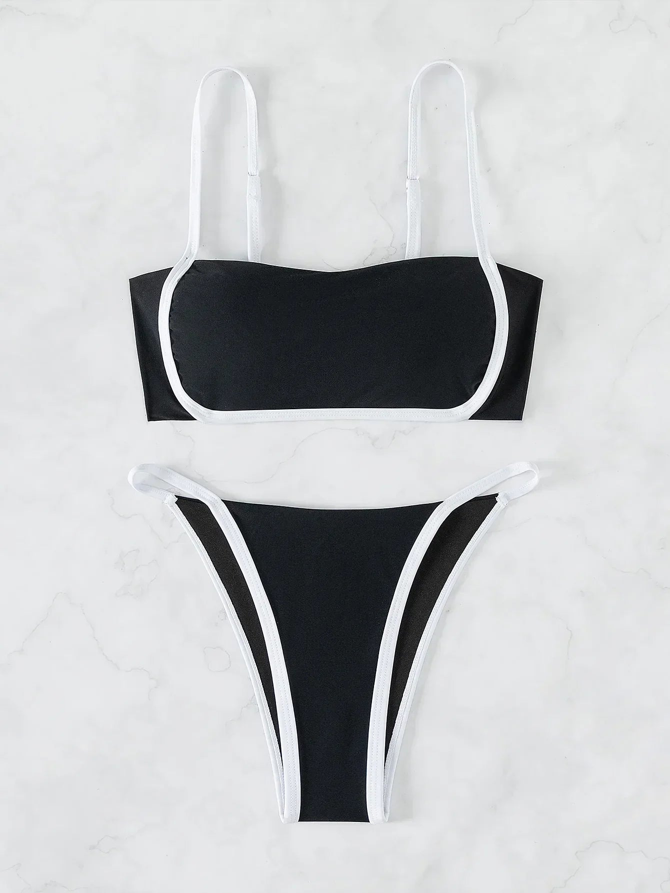 Bikini z regulowanym wiązaniem na plecach