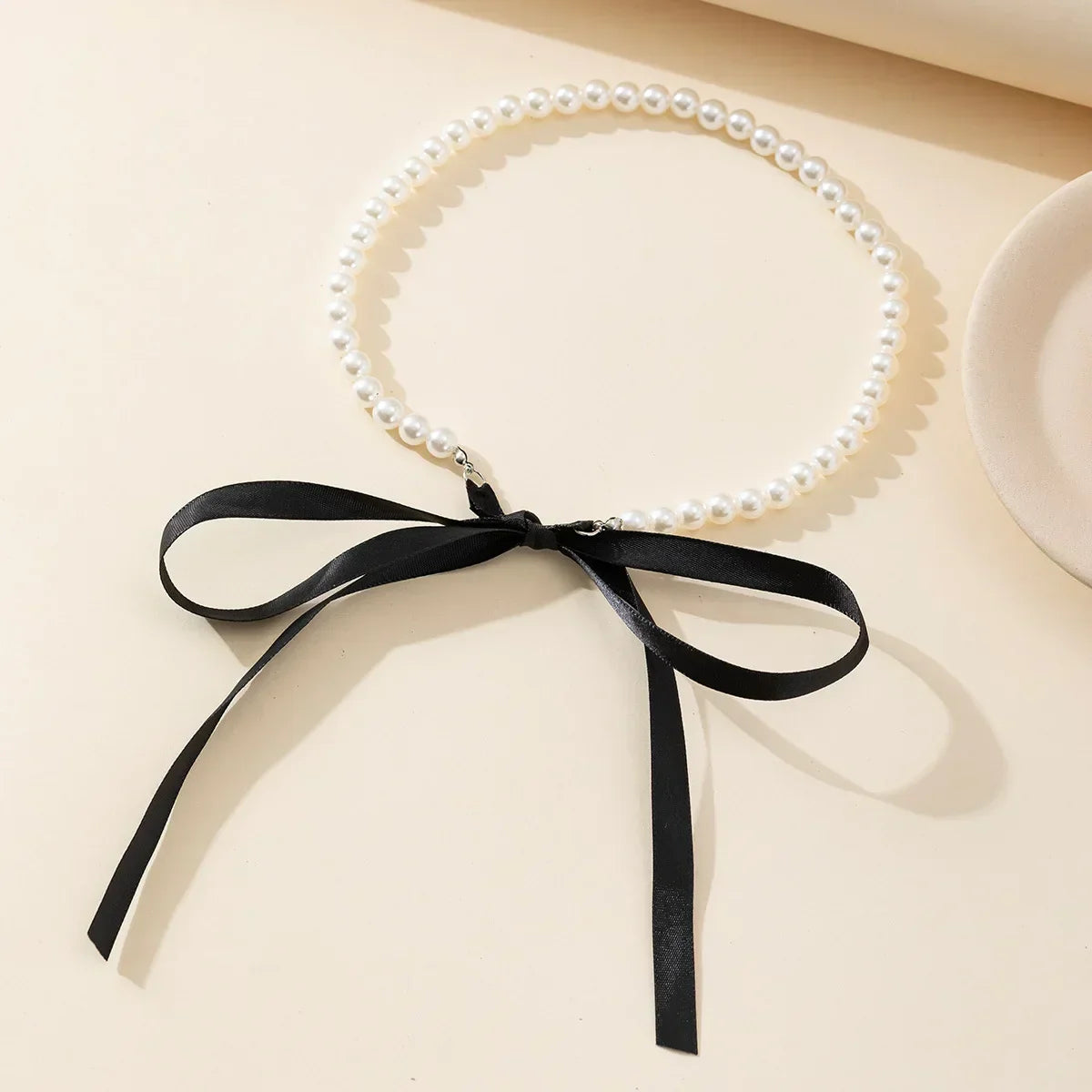 Choker perełkowy z regulowanym rozmiarem
