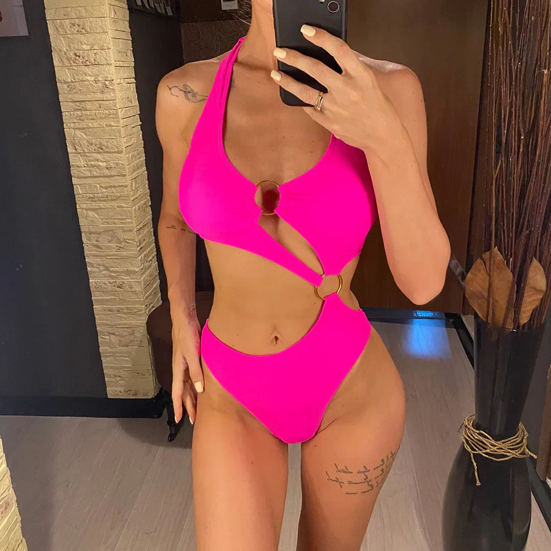 Monokini z asymetrycznym designem