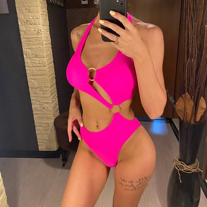 Monokini z asymetrycznym designem