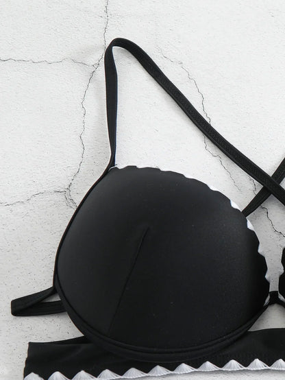 Bikini z regulowanym wiązaniem na plecach