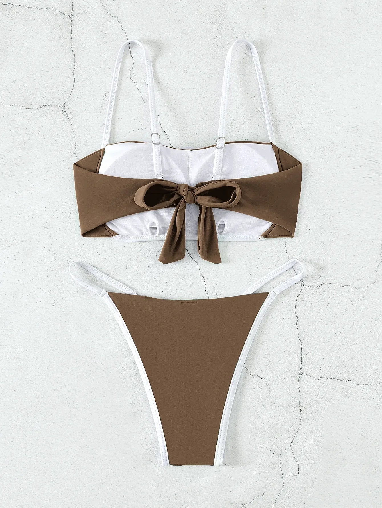 Bikini z regulowanym wiązaniem na plecach