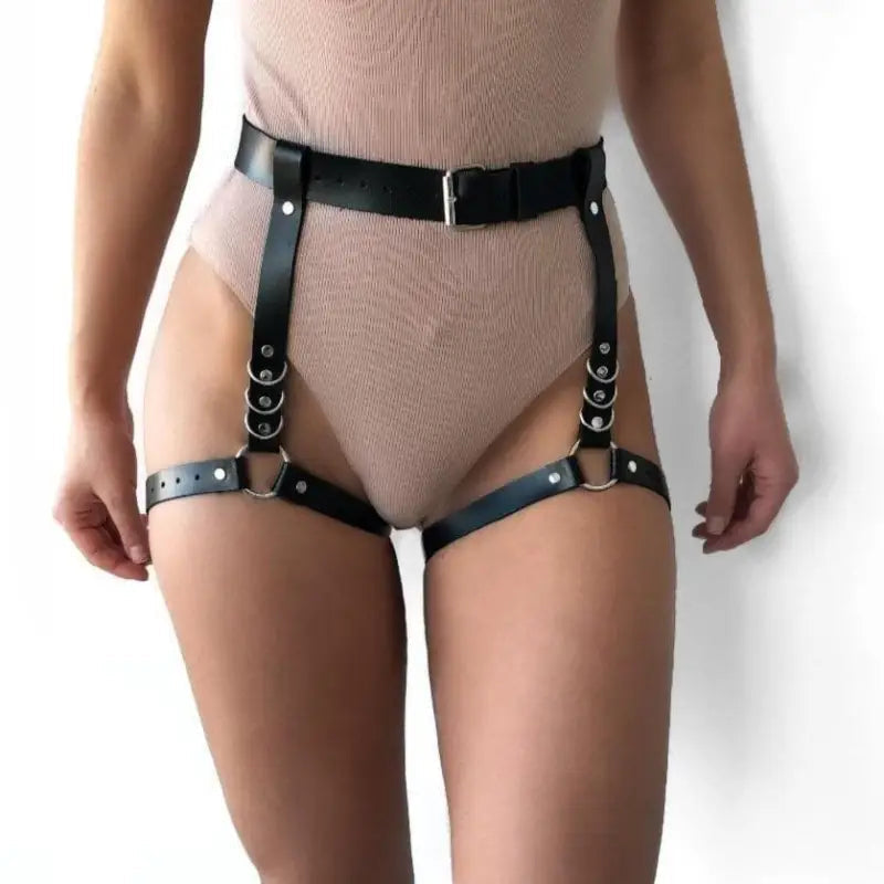 Czarny Harness zapinany w talii