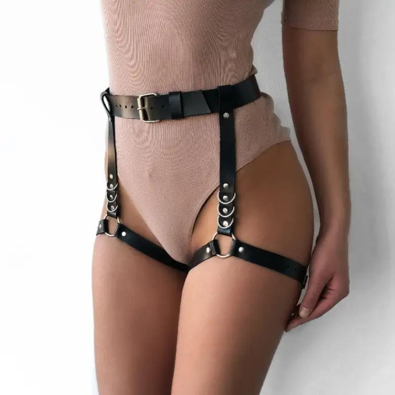 Czarny Harness zapinany w talii