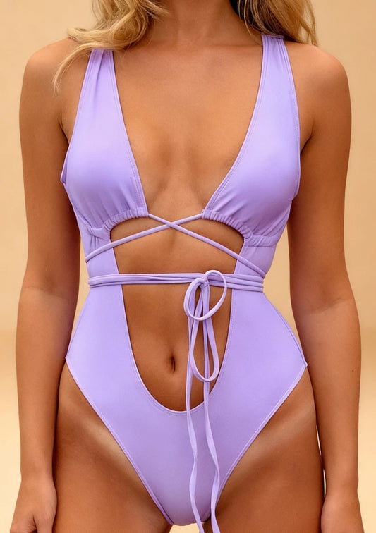 Jednoczęściowy strój kąpielowy z głęboko wyciętymi plecami