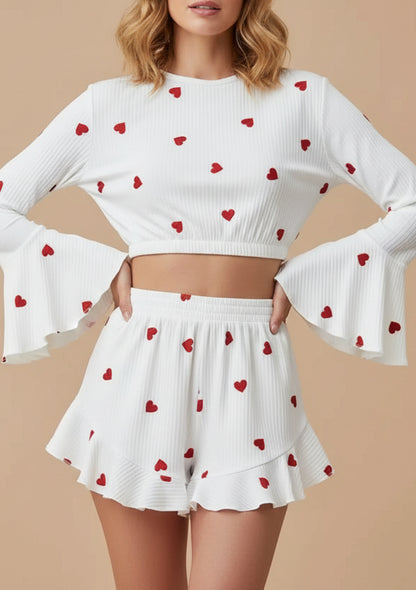 Krótka piżama w serduszka z długimi rękawami