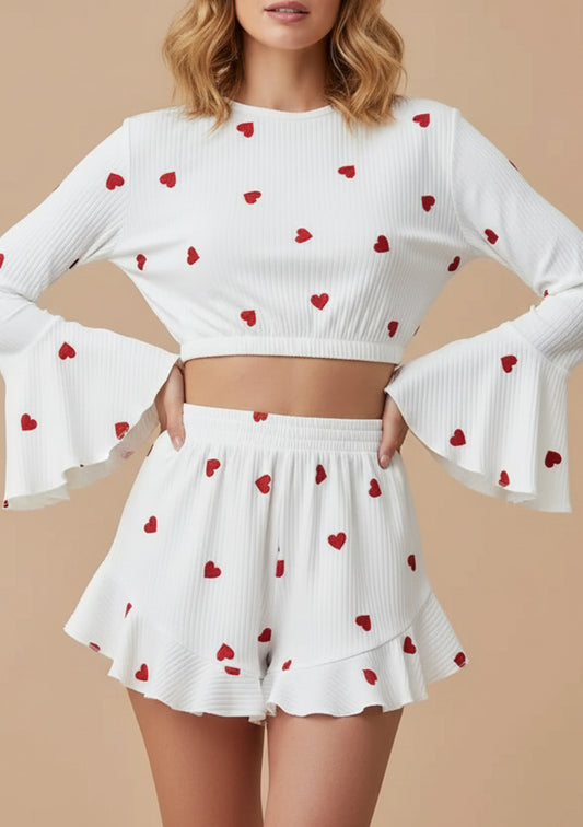 Krótka piżama w serduszka z długimi rękawami