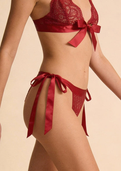 Komplet bielizny koronkowej z wiązaniem po bokach