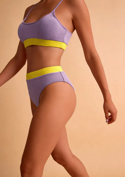 Dwuczęściowy strój kąpielowy z wysokim stanem