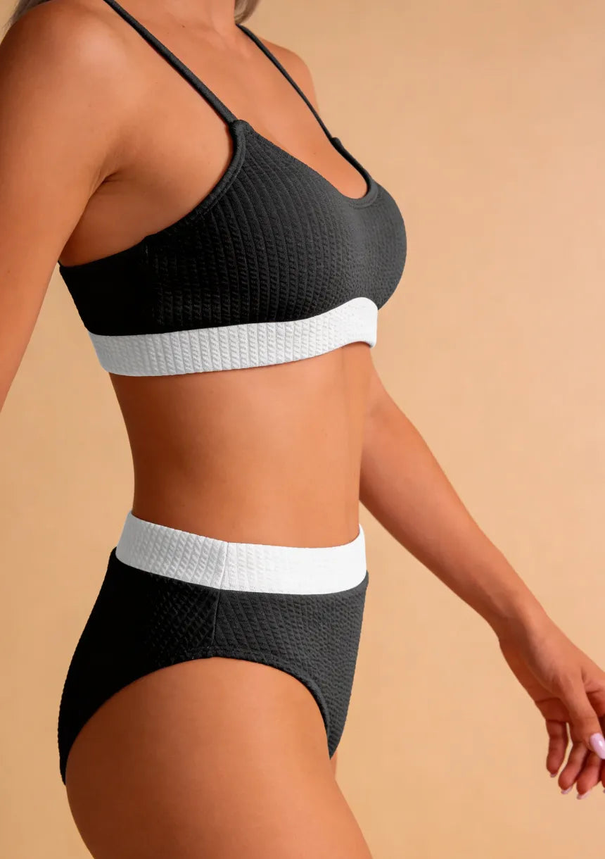 Dwuczęściowy strój kąpielowy z wysokim stanem