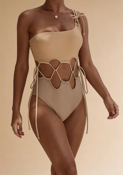 Jednoczęściowy strój kąpielowy z usztywnianymi miseczkami