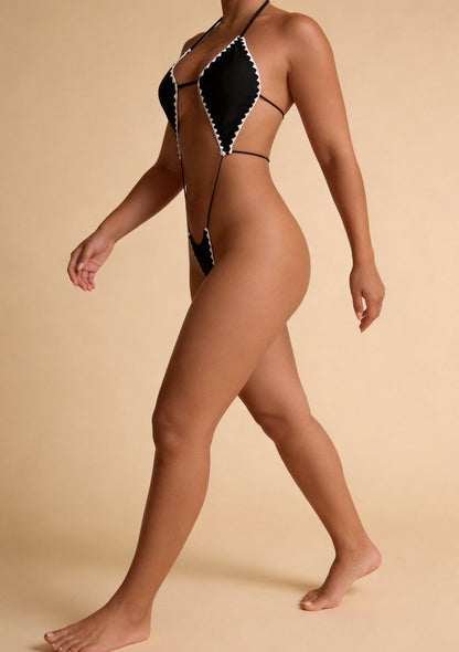 Strój kąpielowy z wiązaniem na szyi