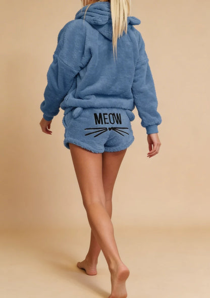 Puchaty komplet odzieży domowej z motywem kotka