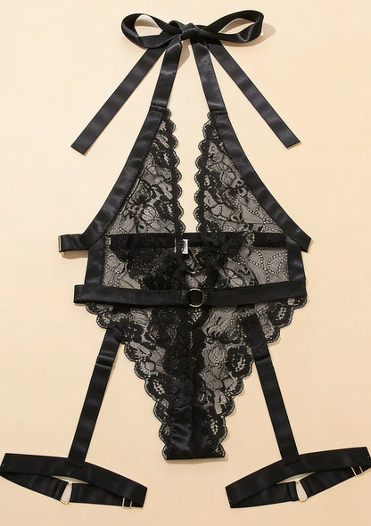 Body z głębokim dekoltem