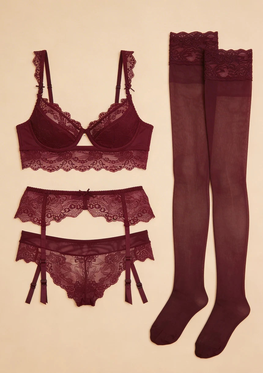 Koronkowy komplet bielizny z regulowanymi ramiączkami