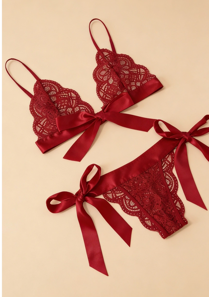 Komplet bielizny koronkowej z wiązaniem po bokach