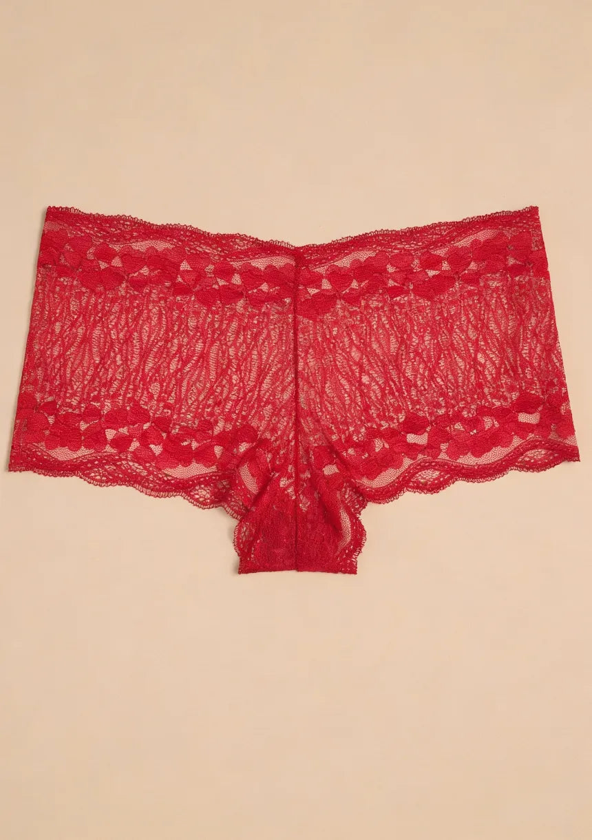 Koronkowe majtki w brazylijskim kształcie