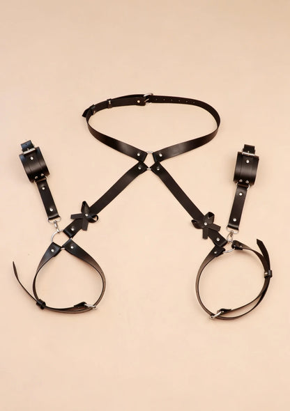 Harness na biodra z doczepianymi kajdankami