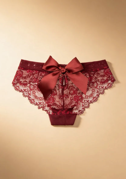 Koronkowe majtki figi z kokardką