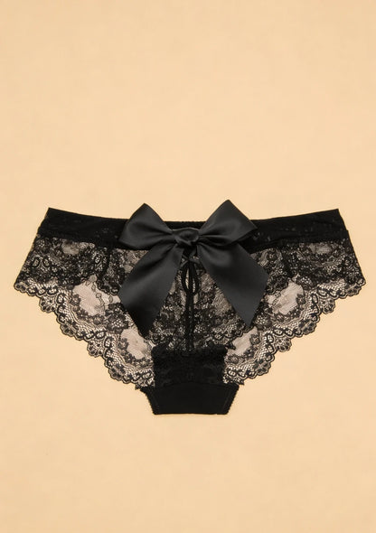 Koronkowe majtki figi z kokardką