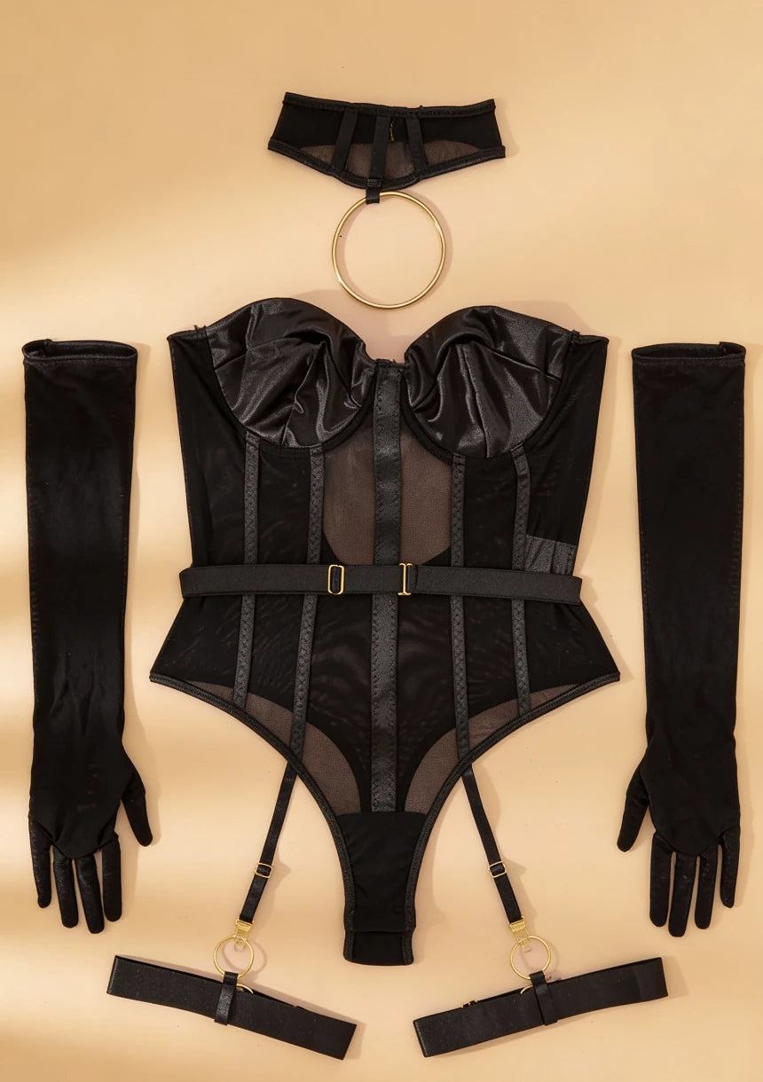 Body z zapięciem z tyłu