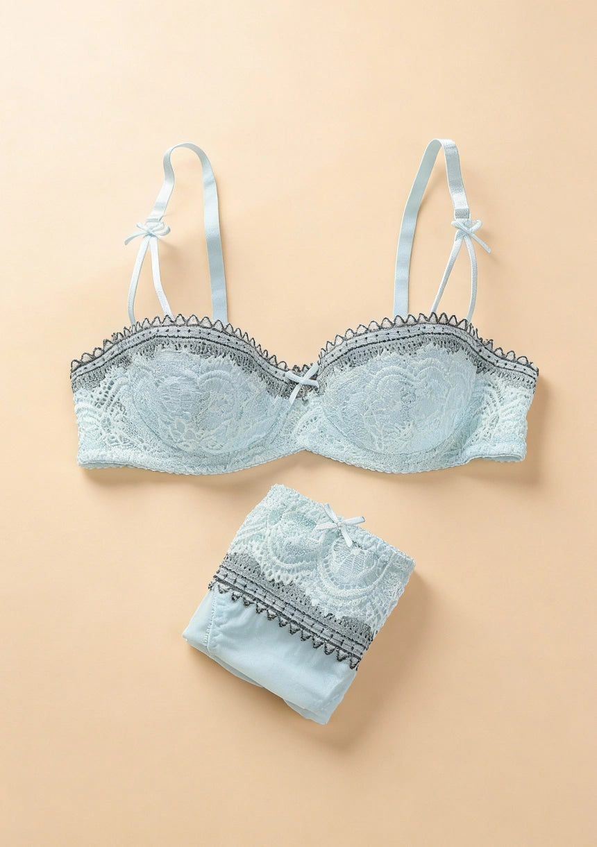 Komplet bielizny koronkowej z ozdobnymi ramiączkami