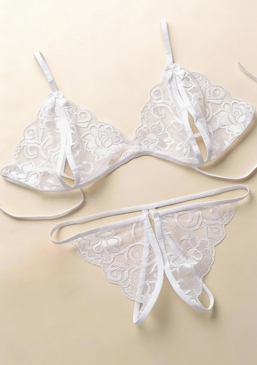 Komplet bielizny koronkowej z rozcięciami
