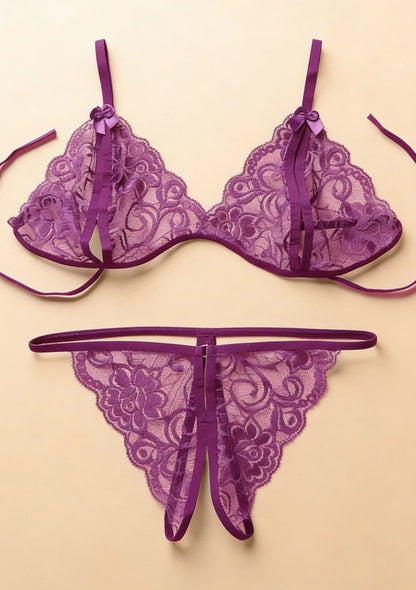 Komplet bielizny koronkowej z rozcięciami