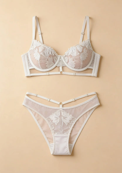 Komplet bielizny siateczkowej z ozdobnymi paseczkami