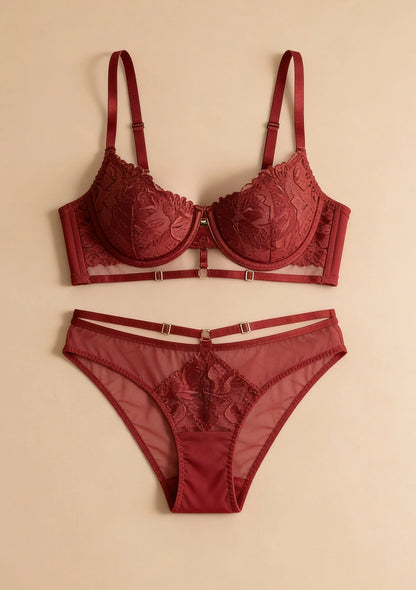 Komplet bielizny siateczkowej z ozdobnymi paseczkami