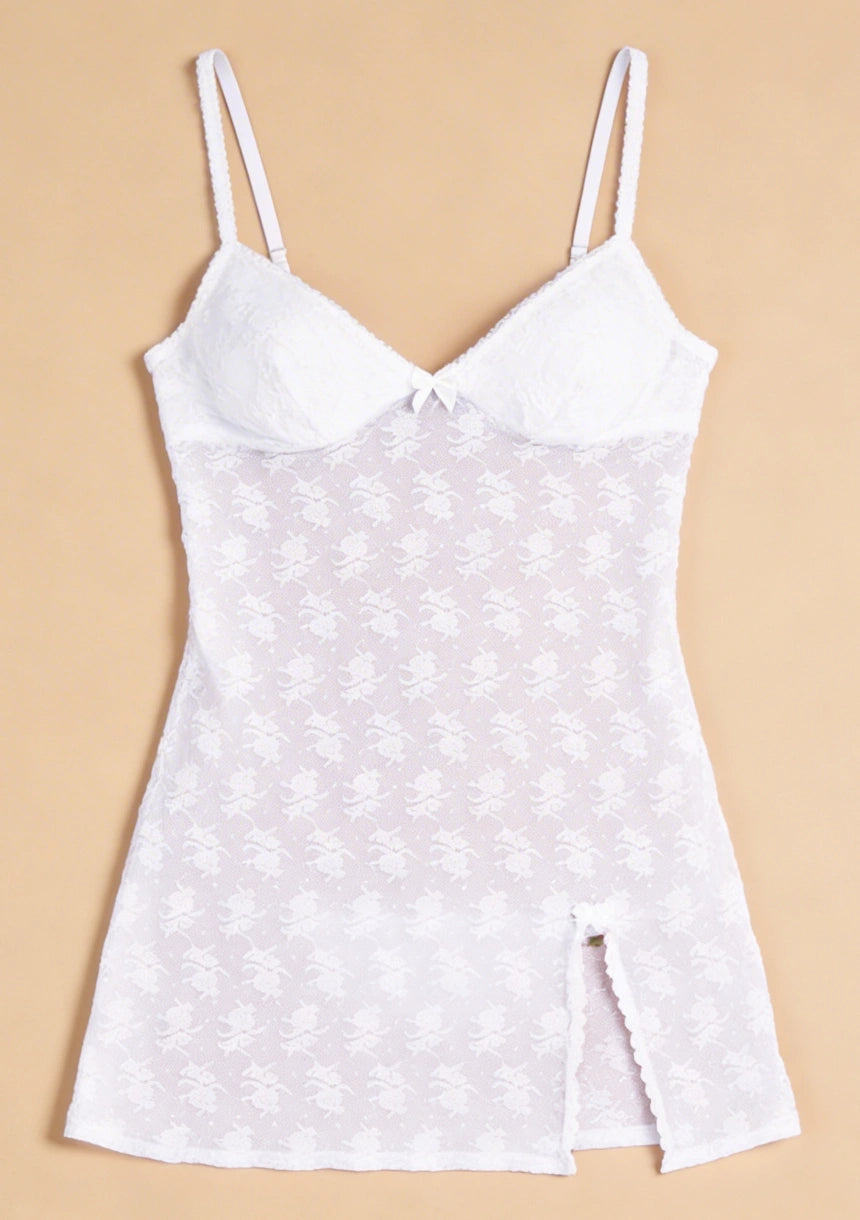 Koszula nocna z koronki z rozcięciem