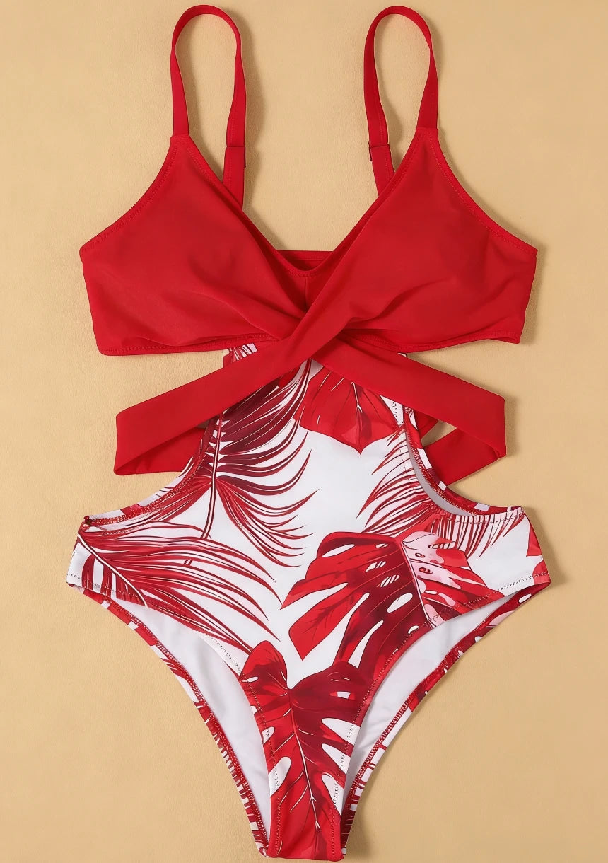 Strój kąpielowy z wycięciami