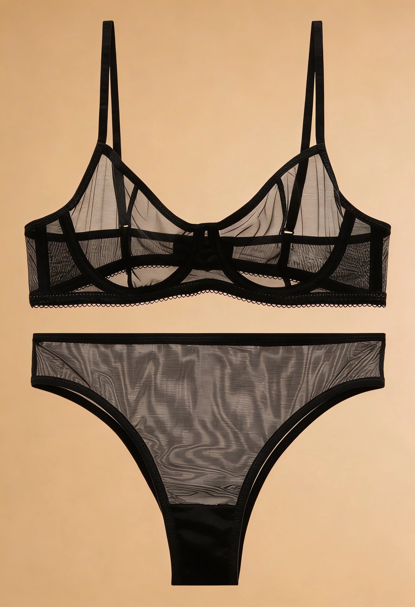 Transparentny komplet bielizny o klasycznym kroju