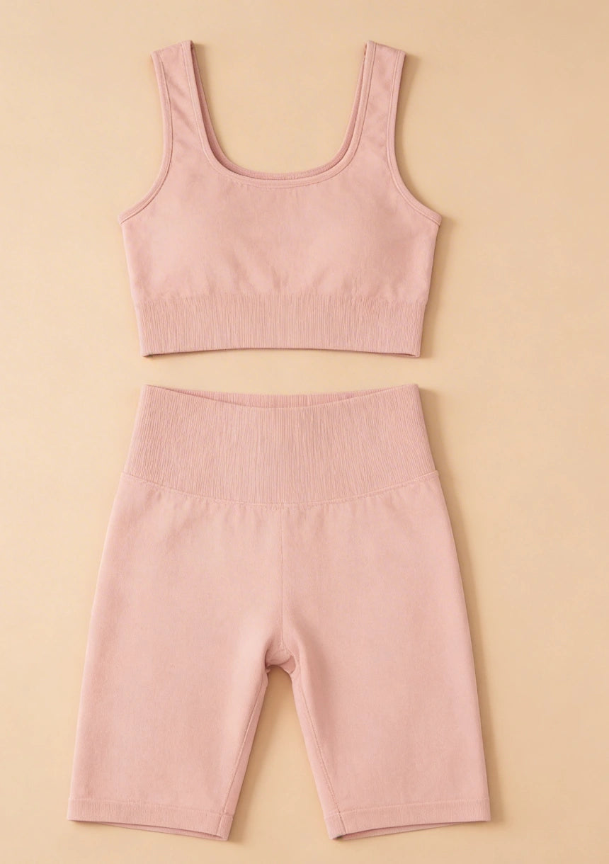 Klasyczny krótki komplet sportowy