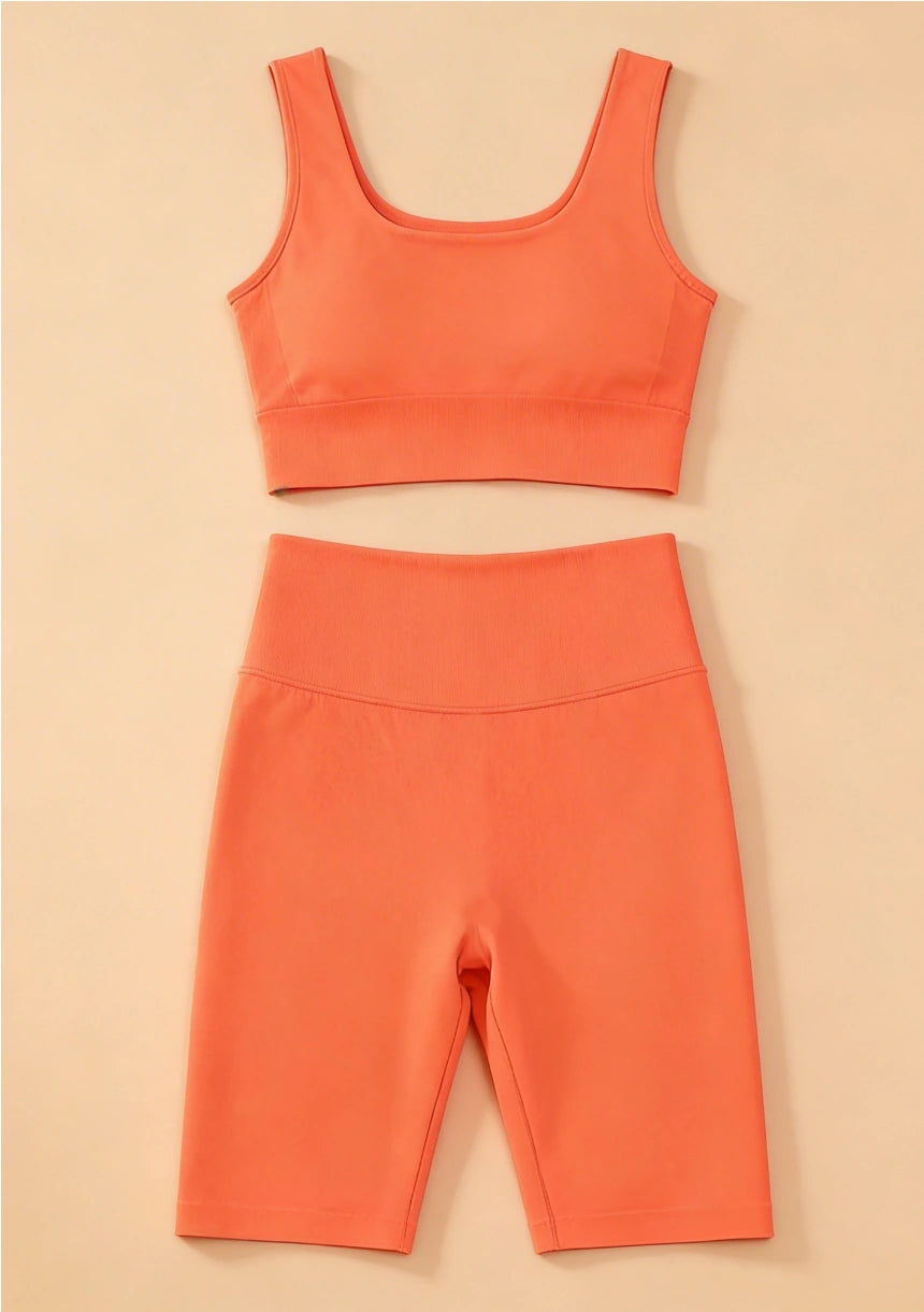 Klasyczny krótki komplet sportowy