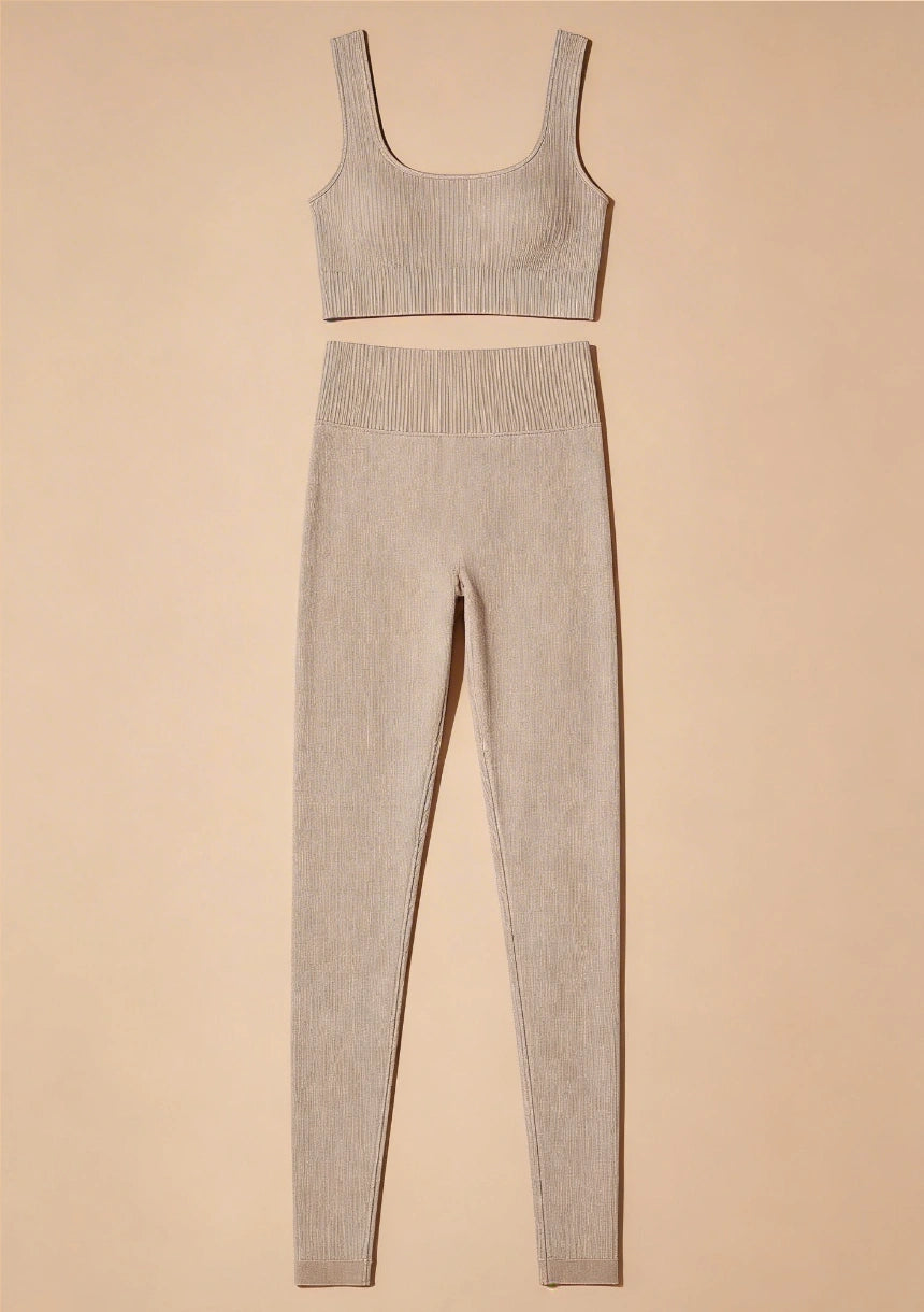 Prążkowany komplet sportowy